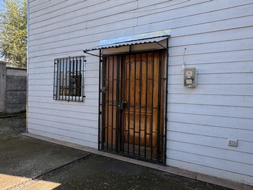 Casa en arriendo mensual en A solo dos cuadras de la plaza de Armada, Chillán Viejo - 1 dormitorio, 2 baños