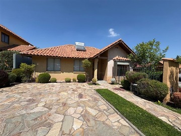 Casa en venta en Hacienda el Peñon, Puente Alto - 3 dormitorios, 2 baños