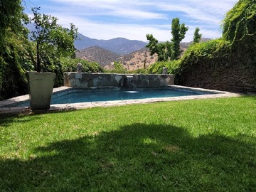 Casa en venta en Camino del Sol, Lo Barnechea - 5 dormitorios, 5 baños