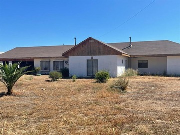 Casa en venta en Casa en venta de 5 dorm. En maule, Maule - 5 dormitorios, 4 baños