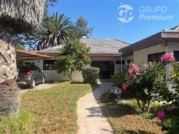 Casa en venta en Entre Calle Arza y Ugalde, Melipilla - 3 dormitorios, 2 baños