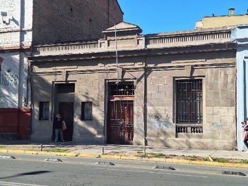 Casa en venta en Almirante Latorre, Santiago - 6 dormitorios, 3 baños