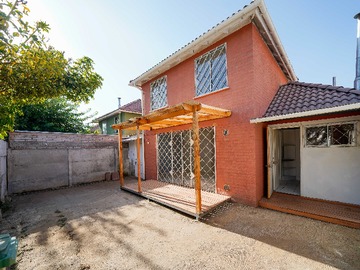Casa en venta en Casa 3D + 2B + Estac techado y bodega (153064), Puente Alto - 3 dormitorios, 2 baños