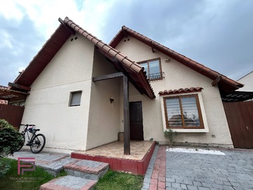 Casa en venta en Colegios. Pumahue, dunalasteir (112104), Peñalolén - 6 dormitorios, 3 baños