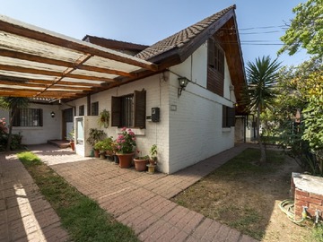 Casa en venta en Casa 2 pisos en rancagua gran patio, Rancagua - 4 dormitorios, 4 baños