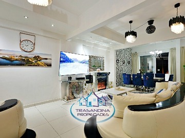 Casa en venta en Osvaldo Silva Castellón 281, 1271289 Antofagasta, Chile, Antofagasta - 7 dormitorios, 9 baños