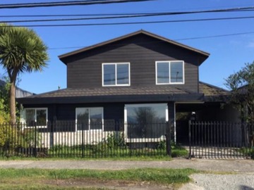 Oficina en venta en Amplia casa en Av. Volcán Puntiagudo - Sol de Oriente, Puerto Montt - 4 dormitorios, 5 baños