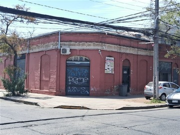 Bodega en venta en Portugal/Avda. Matta, Santiago - 2 baños