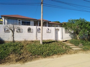 Casa en venta en José Joaquín Prieto 548, Cartagena - 6 dormitorios, 2 baños