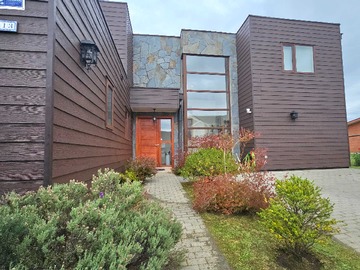 Casa en venta en Casa sector Centenario, Puerto Varas (84176), Puerto Varas - 5 dormitorios, 4 baños