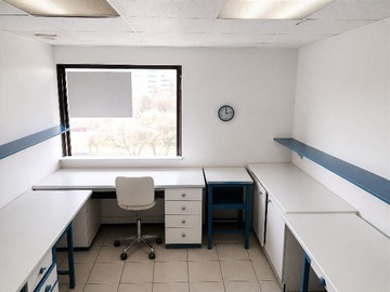 Oficina en arriendo mensual en Laboratorio Dental Completo con Resolución Sanitaria - 1 baño