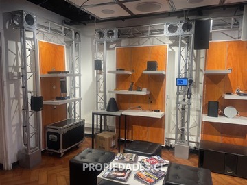 Oficina en venta en Malaquías Concha / Metro Sta. Isabel, Providencia - 10 dormitorios, 4 baños