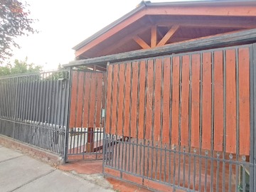 Casa en venta en Terra eventos, Rancagua - 4 dormitorios, 2 baños