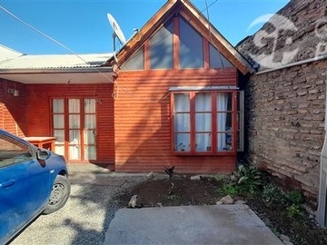 Casa en venta en Entre Autopista Vespucio Norte y Av. Pedro Fontova, Conchalí - 6 dormitorios, 2 baños