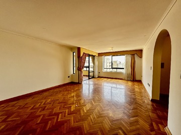 Departamento en venta en Antonio Poupin 1070, Antofagasta - 4 dormitorios, 3 baños