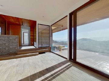 Venta / Casa / Colina