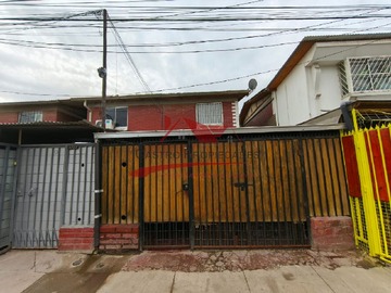 Casa en arriendo mensual en Casa de Dos Pisos, 2 Dormitorios, 1 Baño, Quilicura. - 2 dormitorios, 1 baño