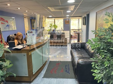 Oficina en venta en General del Canto/ Nueva Providencia, Providencia - 4 baños