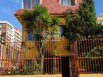 Casa en arriendo mensual en 4 oriente, Viña del Mar - 6 dormitorios, 4 baños