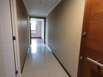 Departamento en venta en Amplio departamento con estacionamiento y bodega, Santiago - 2 dormitorios, 2 baños