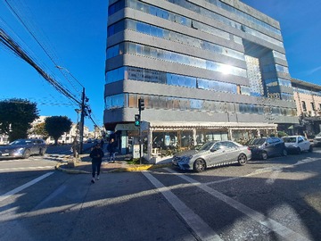 Oficina en arriendo mensual en Oficina en el centro de Puerto Montt (108437), Puerto Montt - 3 baños