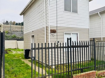 Casa en venta en Sergio altamirano, Puerto Varas - 2 dormitorios, 1 baño