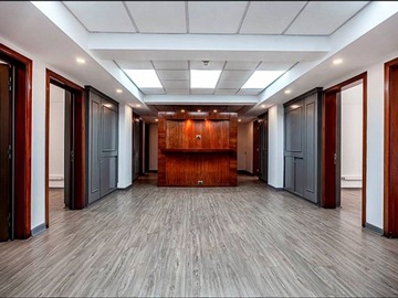 Oficina en arriendo mensual en Huérfanos / Ahumada, Santiago - 7 dormitorios, 3 baños