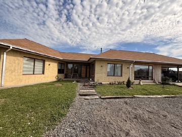 Parcela en venta en Sector la obra los niches, Curicó - 3 dormitorios, 2 baños