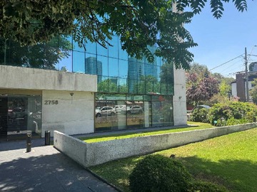 Oficina en arriendo mensual en Al lado de la Costanera (87123), Providencia - 2 baños