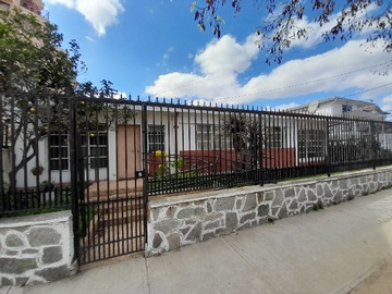 Casa en venta en Muy Central Casa con Oficina Anexa (174087), Quilpué - 5 dormitorios, 2 baños