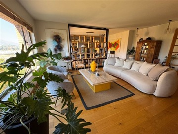 Departamento en venta en Rebajado! esplendido departamento en condominio con increíble parque, Lo Barnechea - 4 dormitorios, 4 baños