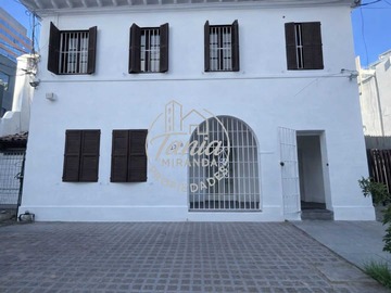 Casa en arriendo mensual en Oficina Comercial - 10 Estacionamientos (177211), Providencia - 6 baños