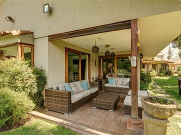 Casa en venta en Dehesa central / Calle El Gabino Interior., Lo Barnechea - 5 dormitorios, 3 baños
