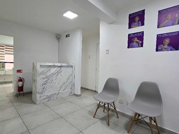 Oficina en arriendo mensual en Su Consulta en Prestigioso Edificio Médico (178433), Las Condes