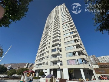 Departamento en venta en Edif. Costanera Huayquique III, Av. Arturo Prat, Iquique - 3 dormitorios, 2 baños