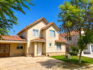 Casa en arriendo mensual en Condominio alcazar, Padre Hurtado - 4 dormitorios, 3 baños