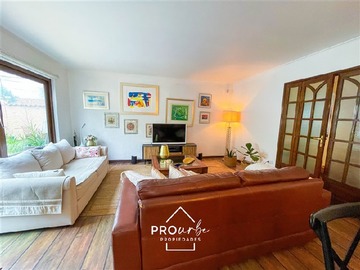 Casa en venta en Plaza Carlos Ossandón, La Reina - 4 dormitorios, 4 baños