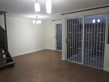 Casa en arriendo mensual en Pasaje Tacora, Quilicura - 3 dormitorios, 3 baños
