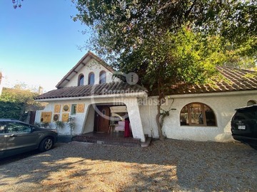 Oficina en arriendo mensual en Av La Dehesa/Camino Central, Lo Barnechea - 9 dormitorios, 1 baño