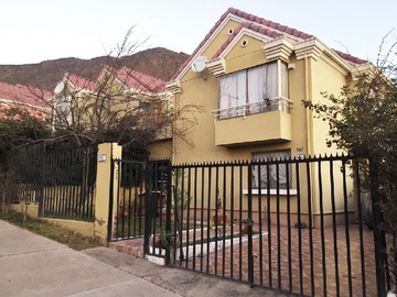Casa en venta en Acogedora Casa Se Vende en Ciudadde los Valles - 3 dormitorios, 3 baños