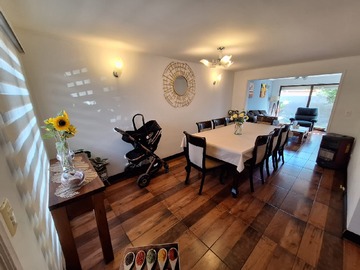 Casa en venta en Estero Covarrubias 1038, Puente Alto, Región Metropolitana de Santiago 8150000, Chile, Puente Alto - 3 dormitorios, 2 baños