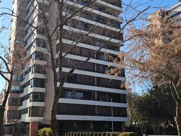 Departamento en venta en Pedro Canisio/Las Hualtatas, Vitacura - 4 dormitorios, 4 baños