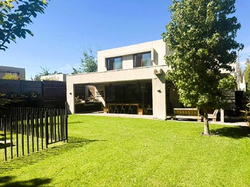 Venta / Casa / Colina