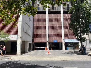 Estacionamiento en venta en Agustinas 1476, Santiago