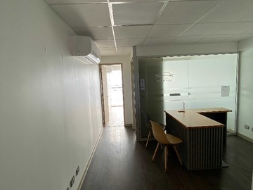 Oficina en venta en Oficina en ubicación estratégica y funcional (171781), Las Condes - 1 baño
