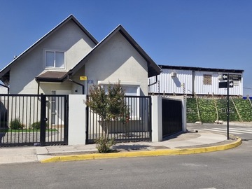 Casa en arriendo mensual en Presbítero félix zaragoza 2720 / avenida pajarito, Peñaflor - 3 dormitorios, 3 baños