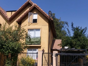 Casa en venta en De la vertiente, Huechuraba - 3 dormitorios, 3 baños