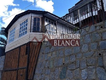 Casa en venta en Quilpué, Quilpué - 7 dormitorios, 3 baños