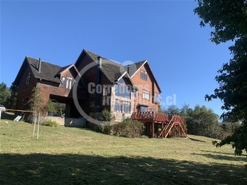 Casa en venta en Condominio Vista Hermosa, Puerto Varas - 4 dormitorios, 3 baños