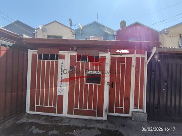 Casa en venta en Joaquín Edwards Bello, La Pintana - 3 dormitorios, 2 baños